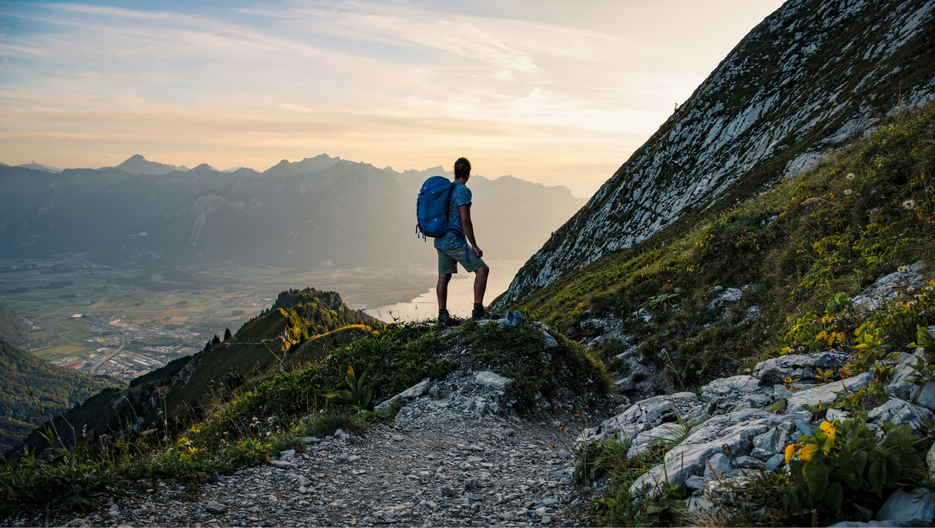 Switzerland Mountains, "best colleges for hotel management","hospitality management degrees","courses in hotel management"