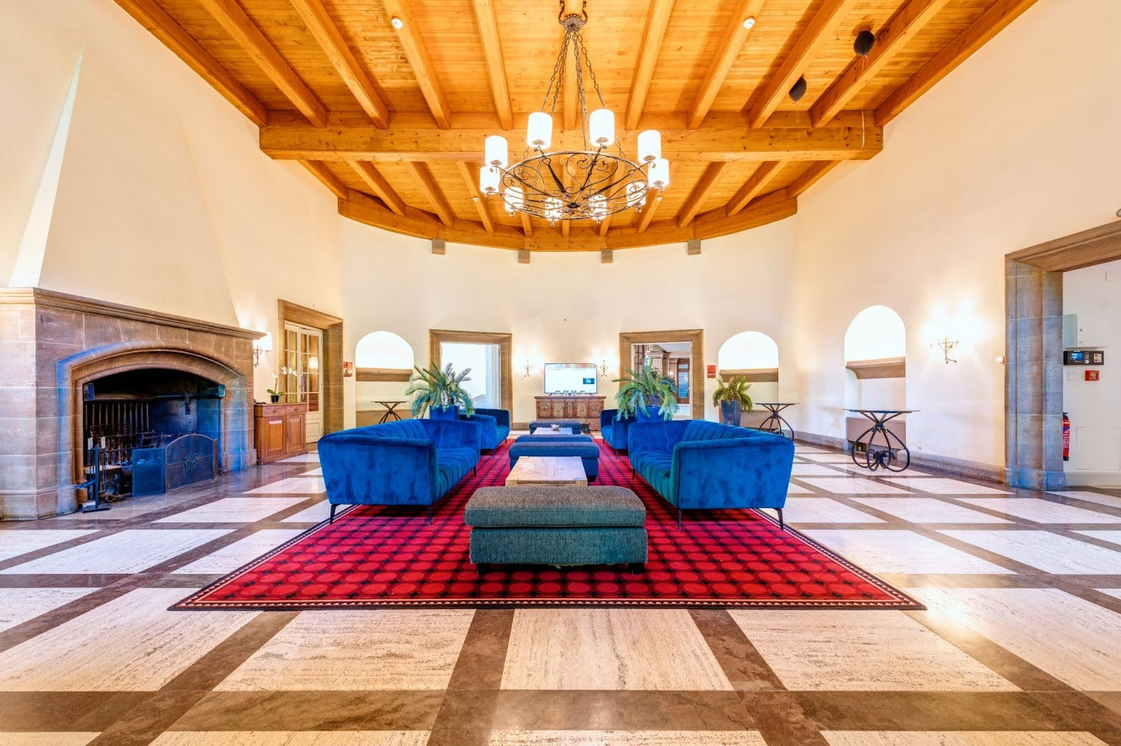 The hall of a luxurious hotel
